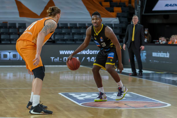 等人的搭档 等人的搭档